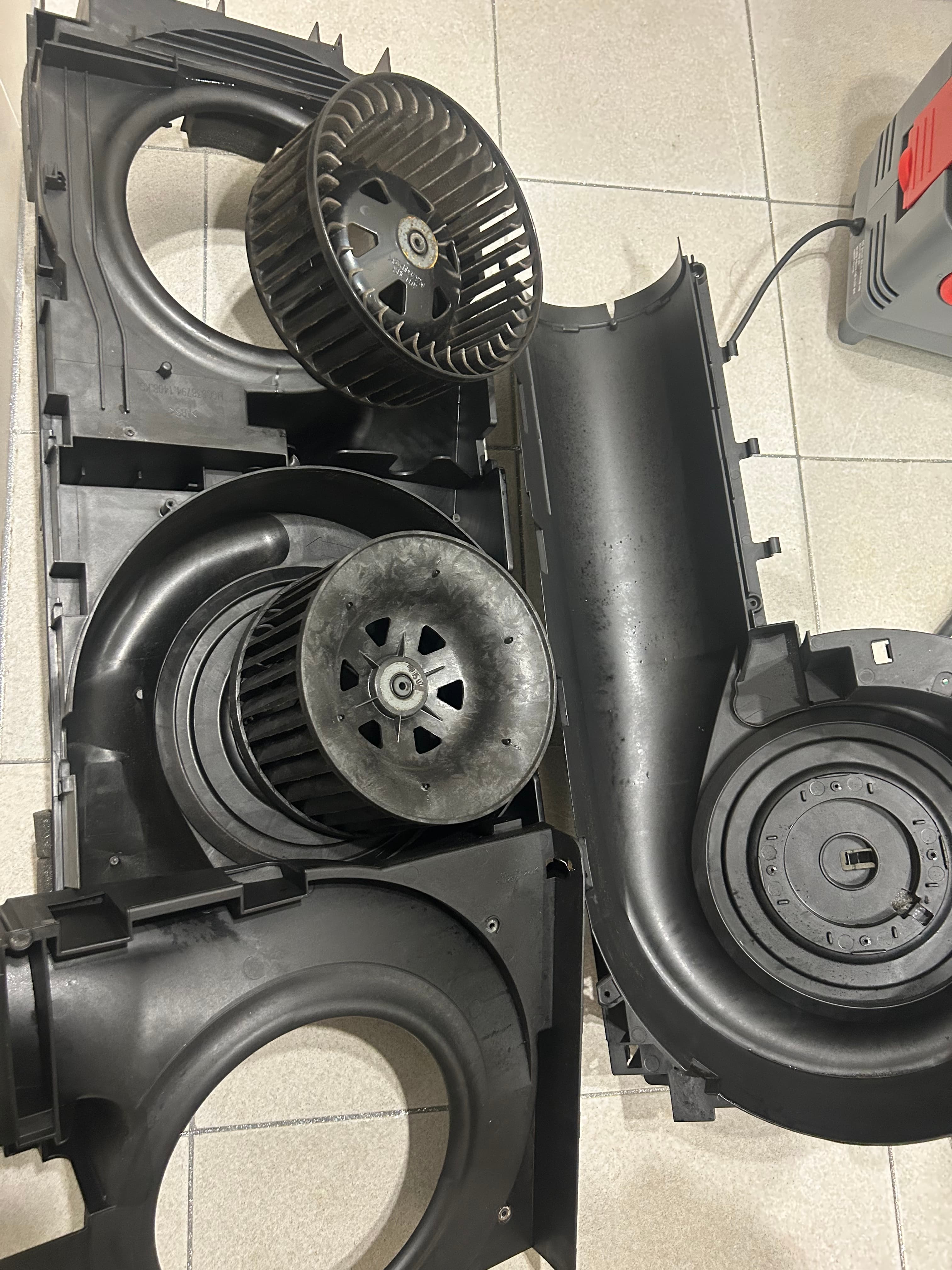 에어컨 완전분해 세척 시공 현장 2